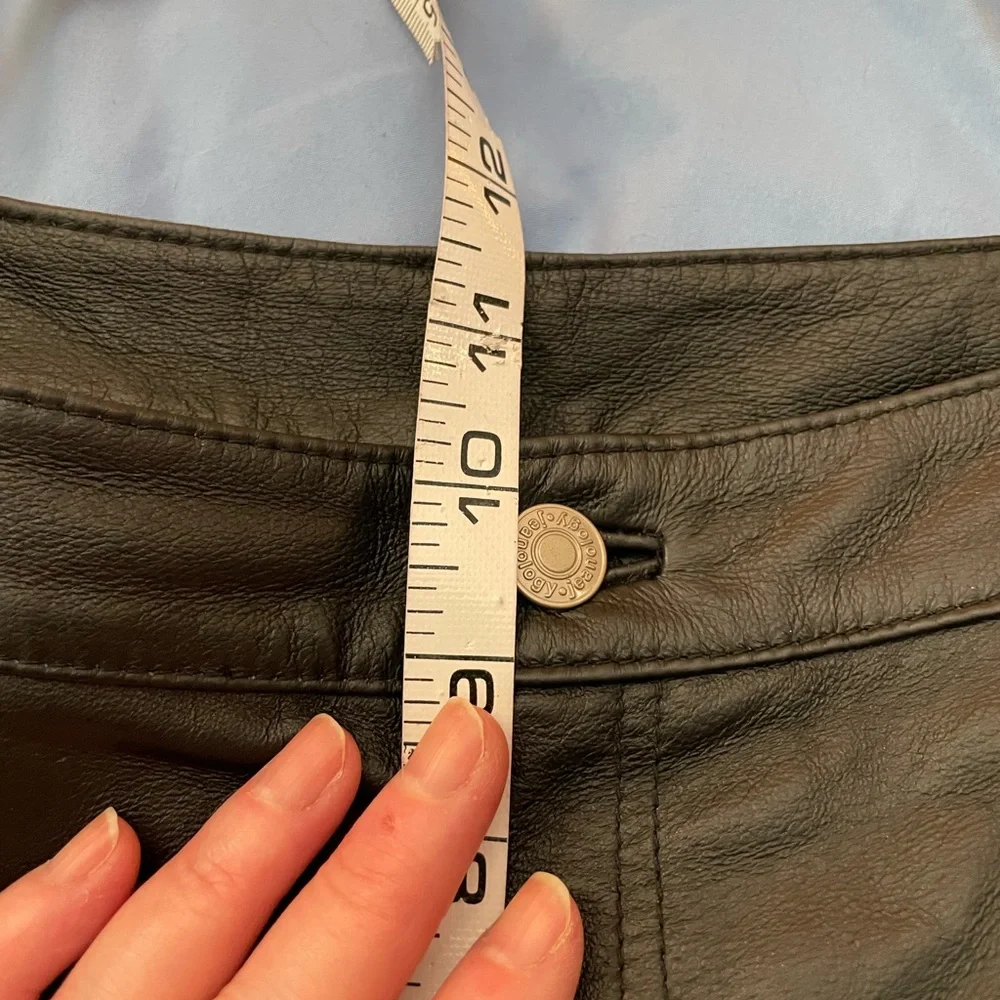 Newport News Leather Black Pant size 8 lined 5 pocket button zipper straight leg - Picture 12 of 15